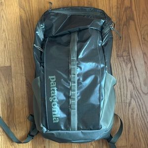 Patagonia Blackhole 25L Backpack, Basin Green- Like new